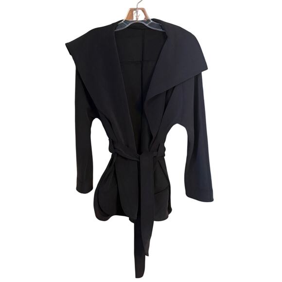 Lululemon Serene Travels Wrap With Belt Size 8 Black Oversized Water Repellent - Picture 6 of 7